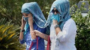 Gujarat Weather: રાજ્યના આ જિલ્લાઓમાં હીટવેવનું યલો એલર્ટ, જાણો હવામાન વિભાગની આગાહી