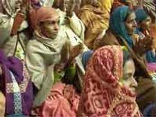 खुद निर्णय लेना सीखें महिलाएं 