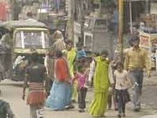 सड़को पर झगड़ती जिंदगी