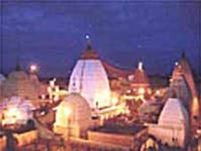 कैदी तैयार करते हैं शिवलिंग का 'नाग मुकुट'    