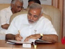नरेंद्र मोदी जैसा नेतृत्‍व ही बदल सकता है देश की तस्‍वीर 