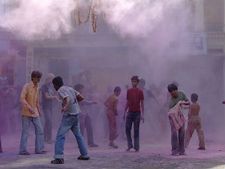 जानिए क्यों खेली जाती है पूर्णिया में राख से होली? 