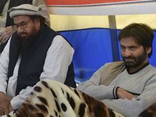 यासीन के मंच पर आंतकी सरगना हाफिज सईद मौजूद
