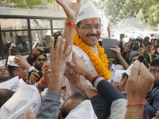 केजरीवाल ने रचा इतिहास, शीला दीक्षित को रिकार्ड मतों से हराया