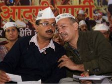 'आप' के समर्थन को कांग्रेस तैयार, सरकार पर असमंजस बरकरार