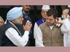 तस्‍वीरें: शांत दिखे राहुल विपक्ष पर बरस पड़े 