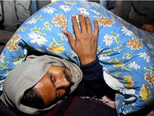 अरविंद केजरीवाल: सत्‍ता से पहले भी सड़क पर और सत्‍ता के बाद भी सड़क पर