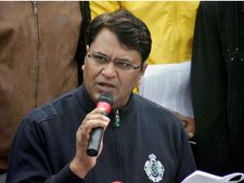 'आप' से निष्‍कासित विधायक विनोद कुमार बिन्नी का आमरण अनशन शुरू