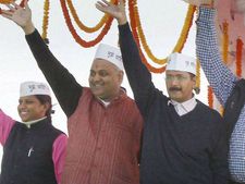 चुनावी खर्च पर केजरीवाल और भारती को हाईकोर्ट का नोटिस 