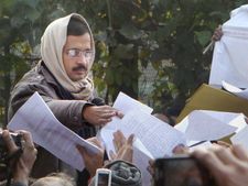 ब्लैकमैलिंग के शिकार हुए केजरीवाल 