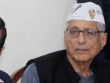 'आप' के नहीं हैं महात्‍मा गांधी: राज मोहन गांधी 