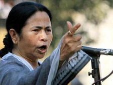 दिल्ली को नहीं भायी बंगाल की दीदी, अन्ना के साथ-साथ भीड़ भी नदारद