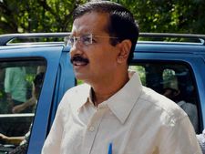 ई रिक्शा पर बैन को लेकर LG से मिले केजरीवाल