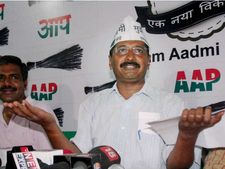 'आप' MLA का आरोप, पैसा देकर पार्टी से तोड़ना चाहती है भाजपा