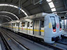 डीयू स्‍टूडेंट्स के विरोध के मद्देनजर दिल्‍ली मेट्रो के 4 स्‍टेशन बंद