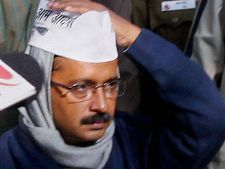 दिल्ली छोड़ते ही बीमार हो गए केजरीवाल
