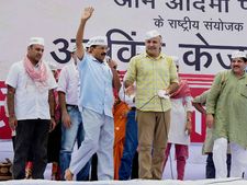 दिल्ली में चुनाव के लिए केजरीवाल ने निकाली रैली