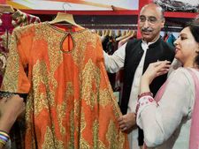 पाक डिजाइनरों की कलेक्शन पर हुई ‘हाथ की सफाई’