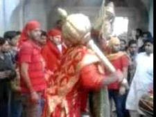 अमृतसर का हनुमान मंदिर, जहां बच्चे बनते हैं लंगूर