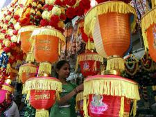 दिवाली आते ही दिल्ली की सड़कें हुईं जाम