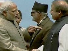 मोदी ने नवाज से कहा आतंक के खिलाफ आइए साथ मिलकर लड़ें 