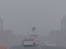 दिल्ली-एनसीआर में सर्द हवाओं ने जीना दूभर किया 