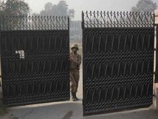 डर और दहशत के साए में पेशावर आर्मी स्‍कूल के बच्‍चों ने लगाई हाजिरी 