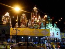भगवान के घर से दूर रहना चाहते दिल्ली वाले