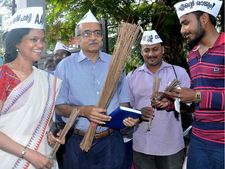 आप में दरार, केजरीवाल से नाराज प्रशांत भूषण छोड़ सकते हैं पार्टी 
