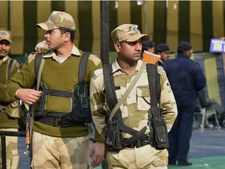 55 हजार पुलिस सुरक्षा कवच के बीच दिल्ली में 70 सीटों पर मतदान