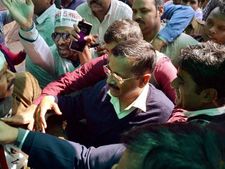 झुग्गीवासियों का प्रदर्शन तो सरकार ने कहा अब नहीं होगी तोड़-फोड़ की कार्रवाई 