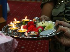 कैसे सजाएं आरती का थाल और कैसे करें आरती?