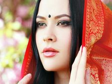 बिंदी केवल एक श्रृंगार और परंपरा ही नहीं सुरक्षा कवच भी है