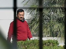 केंद्र को घेरने के लिए केजरीवाल तैयार, बुलाई विधायकों की बैठक