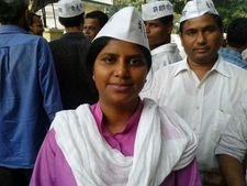 आरोपों में घिरी AAP की राखी बिड़ला, लगे भ्रष्टाचार के आरोप