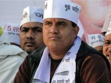 AAP विधायक वेद प्रकाश पर चली अंधाधुध गोलियां, बाल-बाल बचे