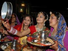 करवाचौथ पर आज किस शहर में कब दिखेगा चांद