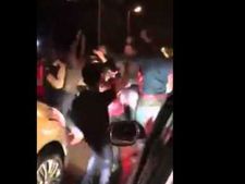 Video: जब ट्रैफिक जाम में फंसे लोग अचानक सड़क पर नाचने लगे