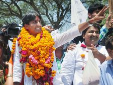 कुमार विश्वास के खिलाफ यौन उत्पीड़न का मामला, दर्ज होगी FIR