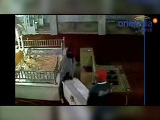 VIDEO: गुड़गांव के गुरूद्वारे के दानपात्र से लाखों ले उड़े चोर
