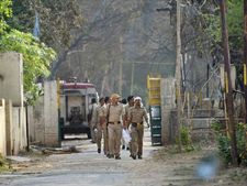 मथुरा हिंसा: राजनीति की 'शह' में व्यवस्थाओं की 'मात'