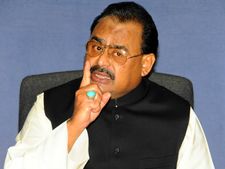 पाक के अल्‍ताफ हुसैन, रॉ से मिले होने का आरोप और आगरा से नाता 