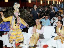पूरे देश में भव्य अंदाज में हुआ कन्हैया के जन्म का स्वागत, देखें तस्वीरें