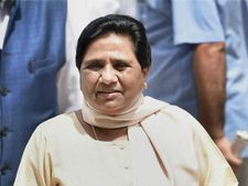बसपा को गैरों ने नहीं बल्कि अपनों ने ही दांव पर लगा दिया!