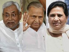 'माया और मुलायम' के लिए बड़ा गड्ढा खोद रहे हैं नीतीश?