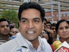दीपक चौरसिया की पत्नी को आ रहे धमकी भरे फोन, दर्ज कराई शिकायत