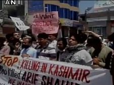 PoK में पाकिस्‍तान का अत्‍याचार जारी, ISI और पाक फौज के खिलाफ सड़कों  पर उतरे लोग