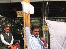 केजरीवाल ने पूछा- 40 मौतों का जिम्मेदार कौन? लोगों ने कहा- मोदी, मोदी,मोदी