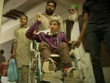 हैवानियत: टीचर ने किया ऐसा टॉर्चर, स्‍टूडेंट हो गया गूंगा और मार गया लकवा