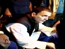 नोटबंदी पर घमासान के बीच राहुल का अंदाज, अब दुकानदारों से की मुलाकात